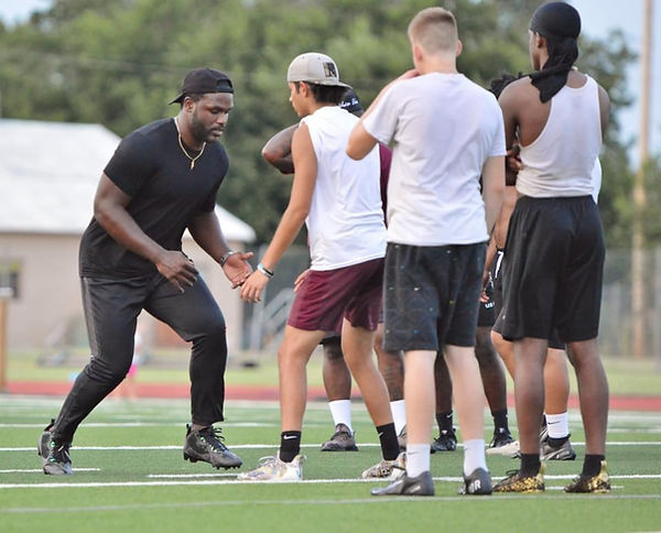 Chris Harper training high school & youth football players