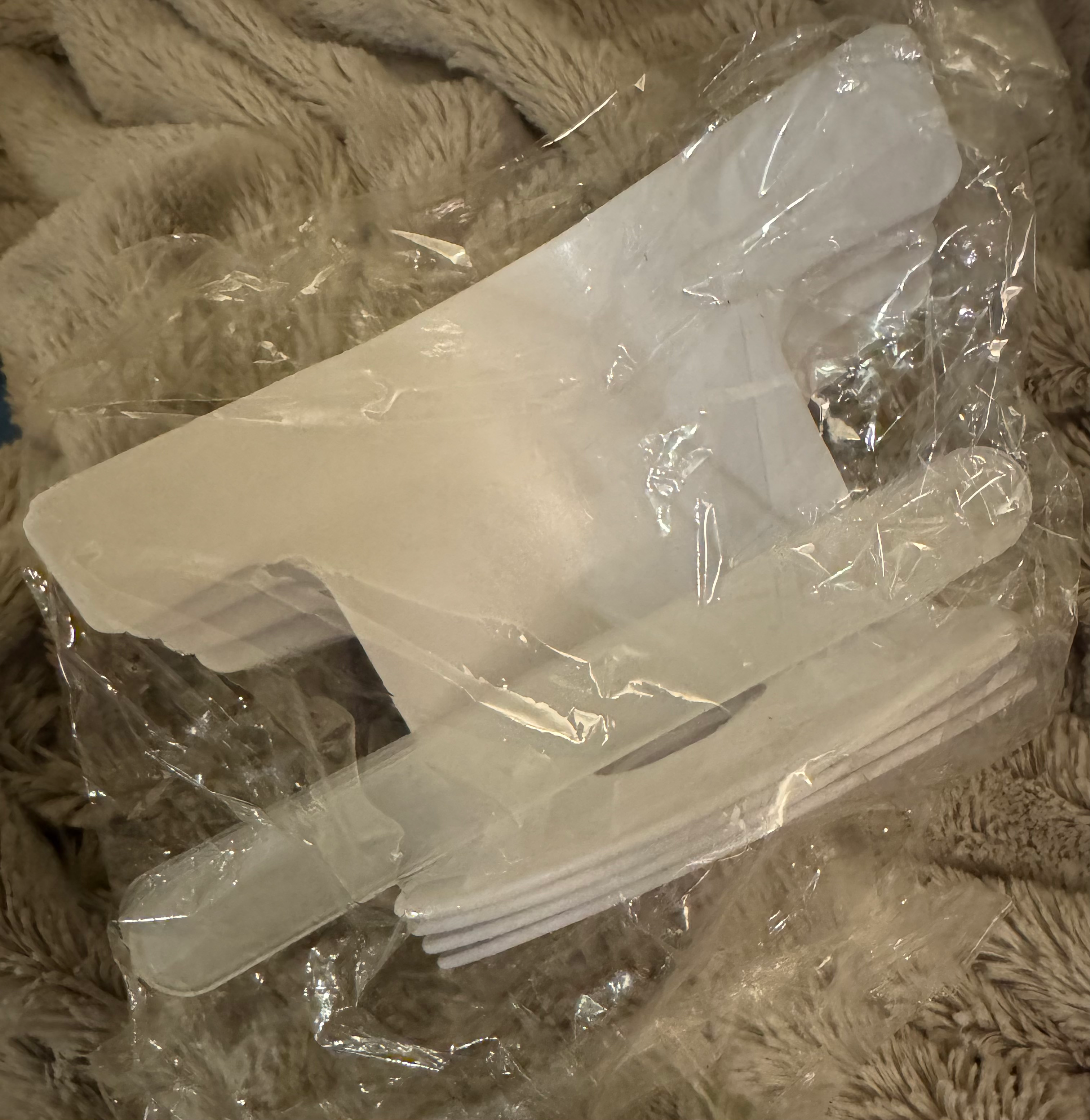 4 pcs used  Bed Sheets Holders with Non Slip Strips - 床单固定器