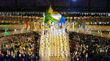 O Brasil, da lama da corrupção aos brilho da Abertura das Olimpíadas.