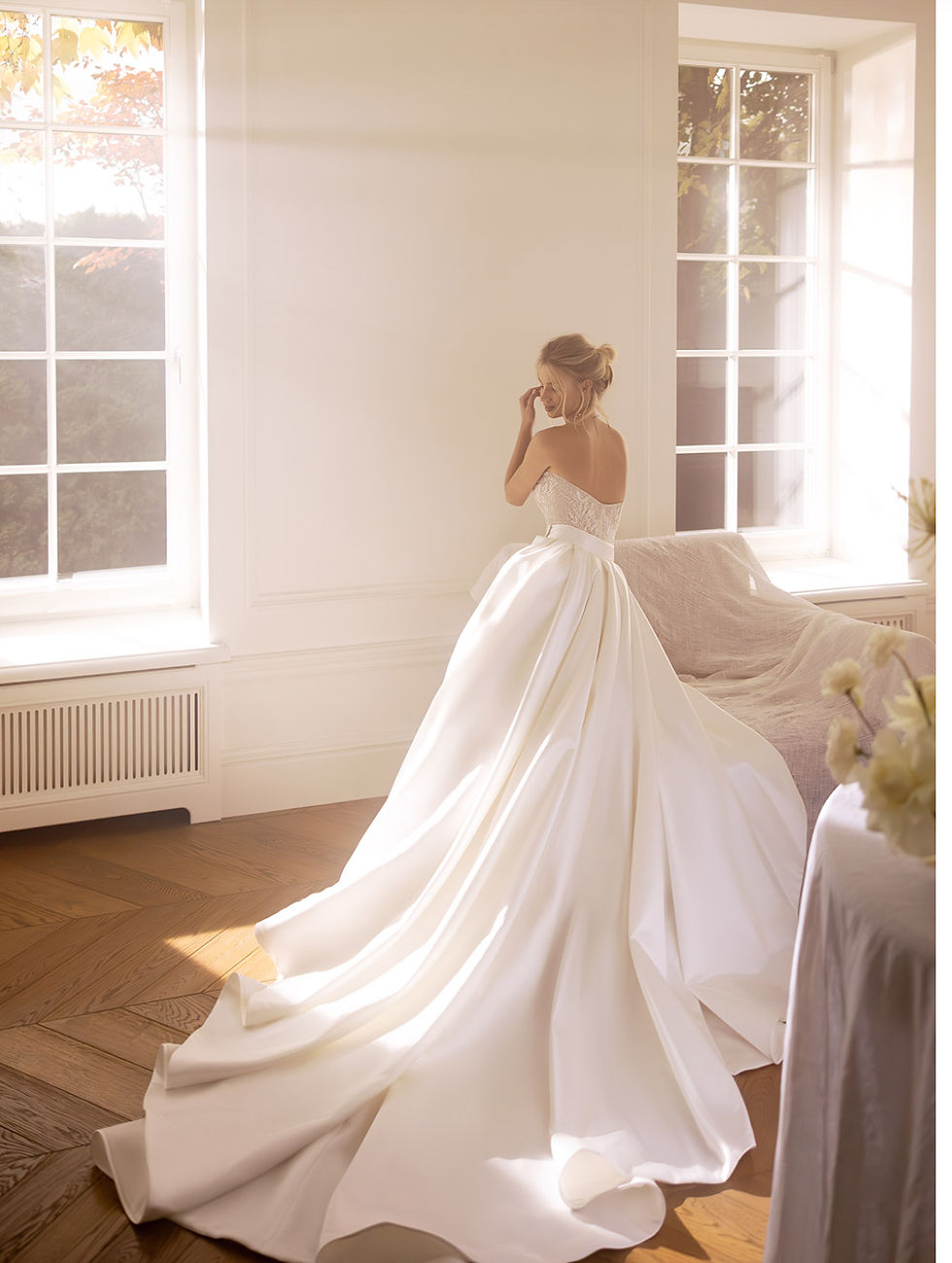 Thumbnail: Mercedes (overskirt optional)