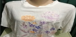 CAMISETA BRANCA COM DESENHOS DE FLOR G (2)