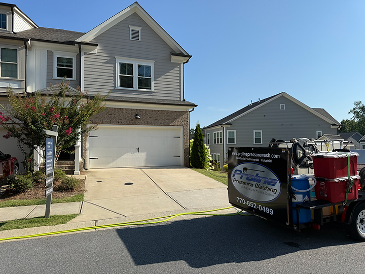 Proline Soft Washing a Townhouse
