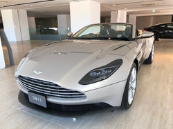 ASTON MARTIN DB11 VOLANTE 展示会