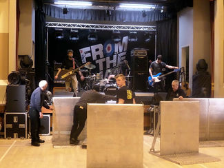 Feels Like I'm in a Race