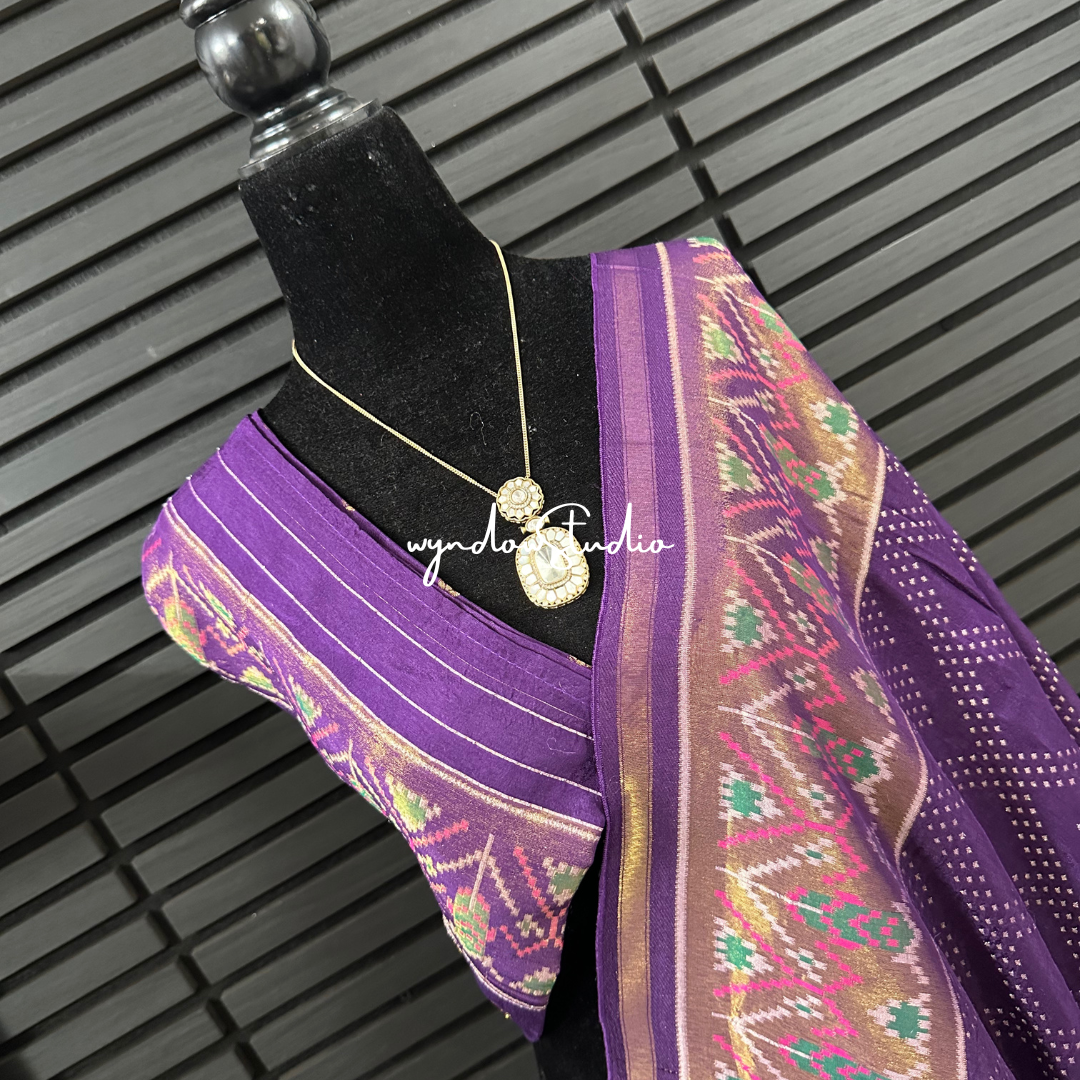 Elegant Munga Silk Saree with Zari & Thread Weaving – Ikkat Inspired