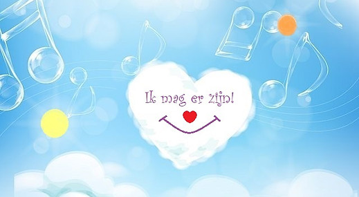 foto wolk met muzieknoten en geel en or