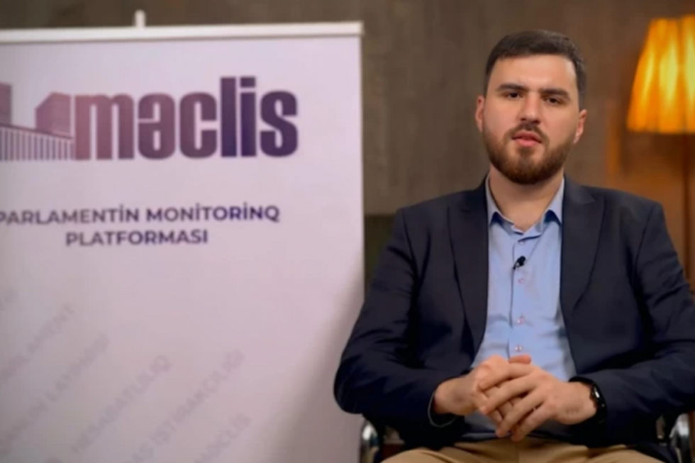 Ricomincia a Baku il processo contro il giornalista indipendente azerbaigiano Imran Aliyev che chiede alle autorità di sbloccare i conti bancari della sua famiglia.