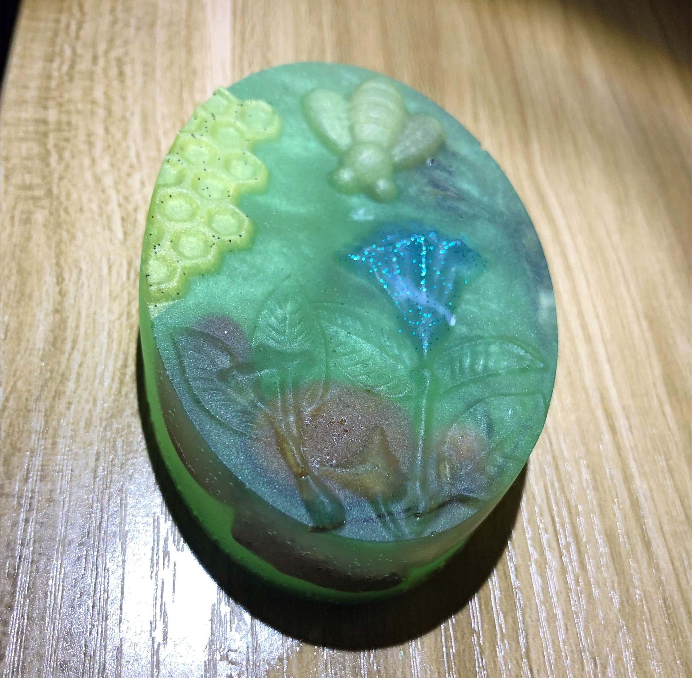 The Bee's Knees! Plus #6