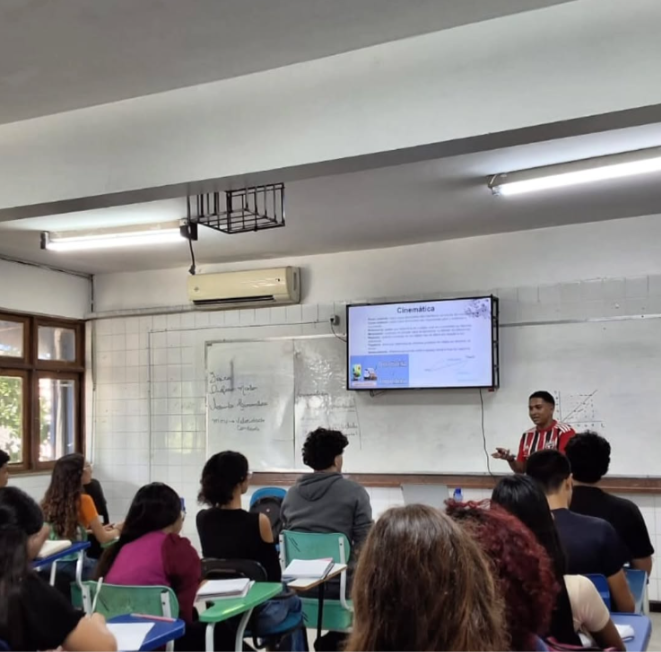 Aula no cursinho Alternativo (Reprodução: Curso Alternativo)