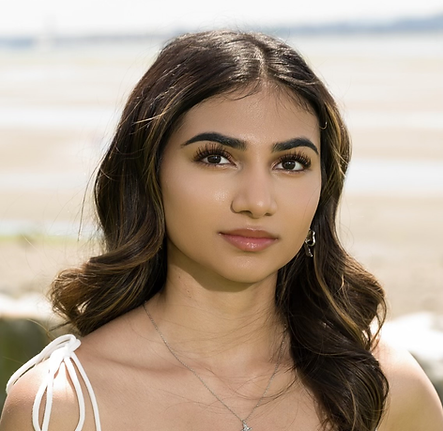Headshot - Ria Kaeley.png