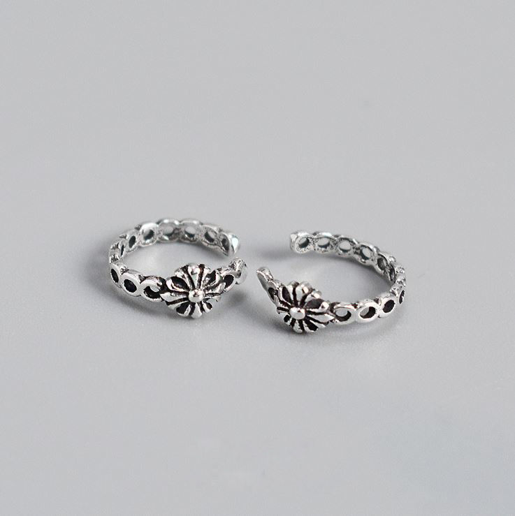 Thumbnail: Small Templar Cross · 925  Silver Ear Cuff