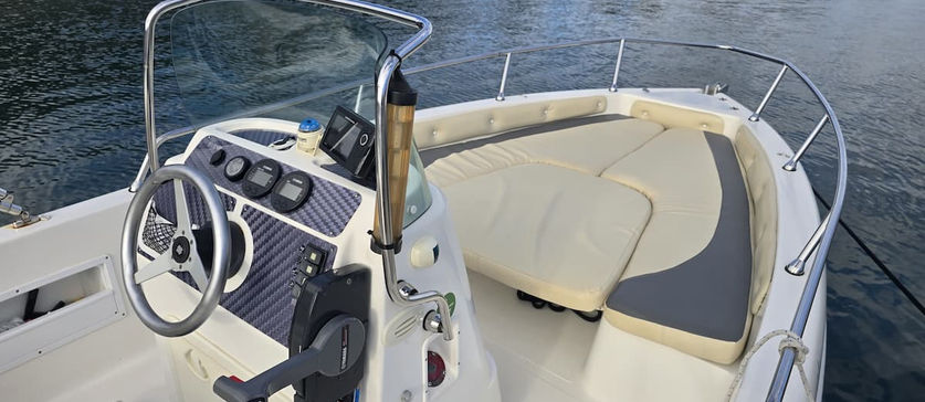 Bow sundeck on Aquamar Samoa 19