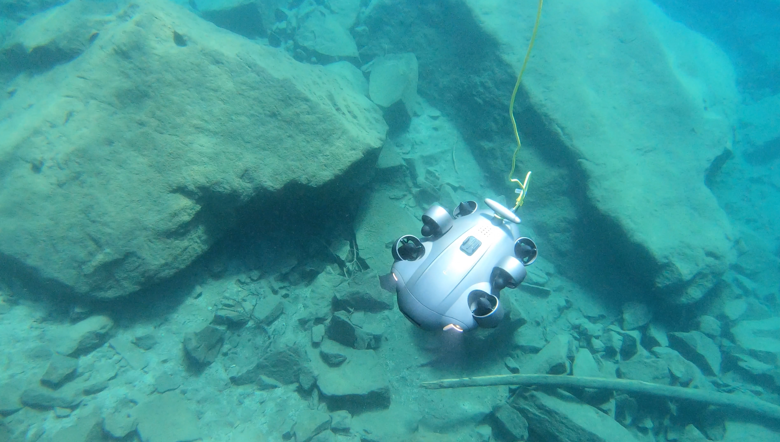 V-6 EXPERT ROV