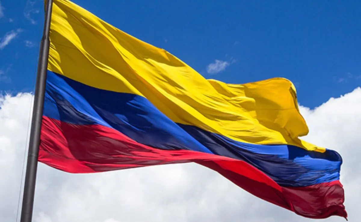 colombia bandera.webp