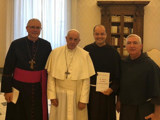 Papa se emociona ao conhecer projeto de navio hospital na Amazônia