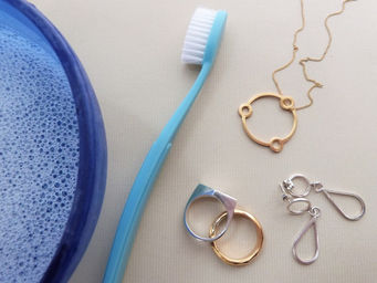How do I clean my gold & silver jewellery?
