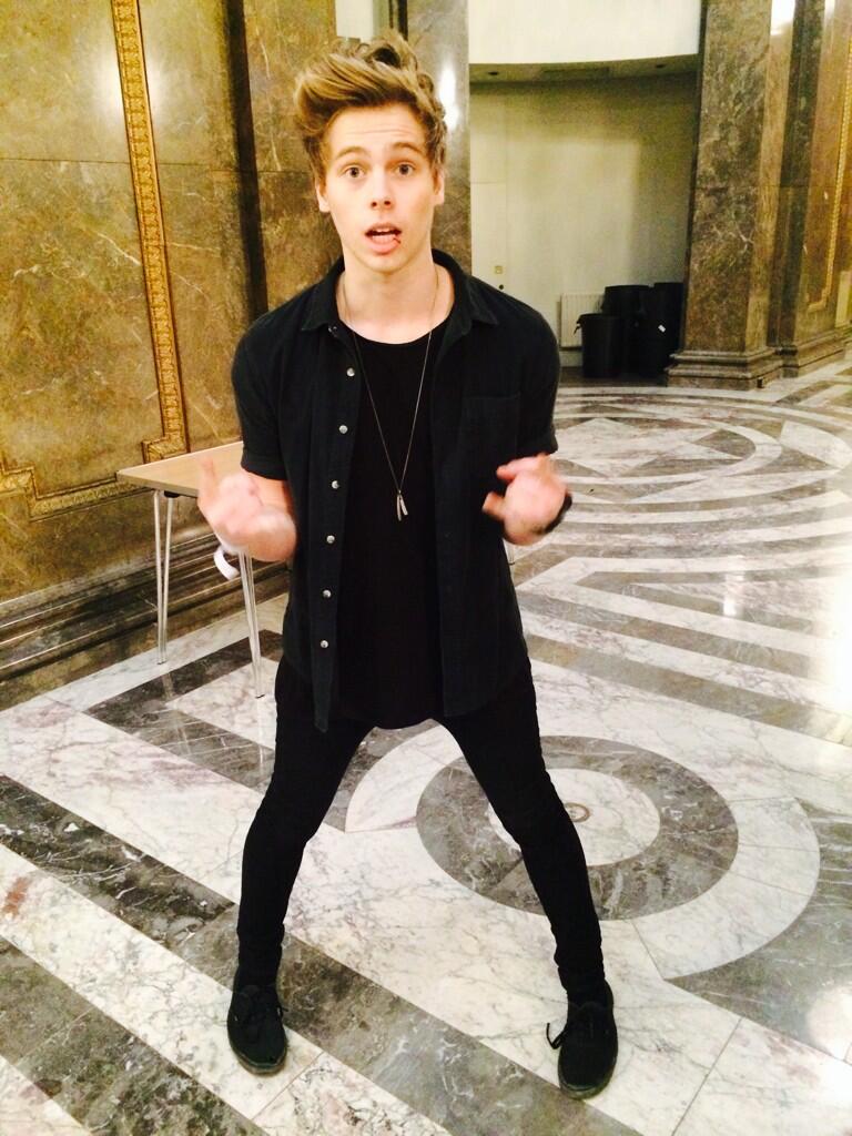 skinny jeans boy tumblr