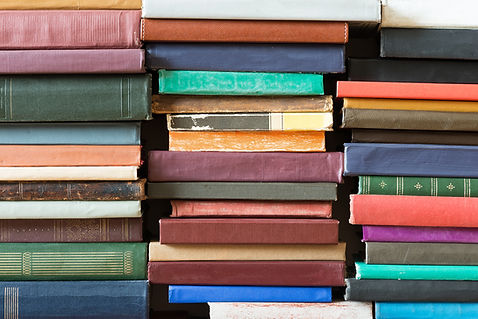 Des piles de livres