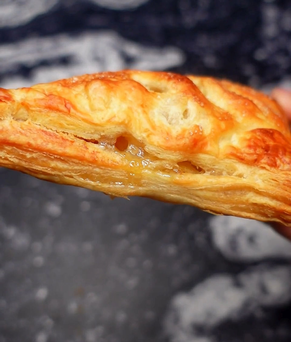 Spiced apple turnover recipe using chutney