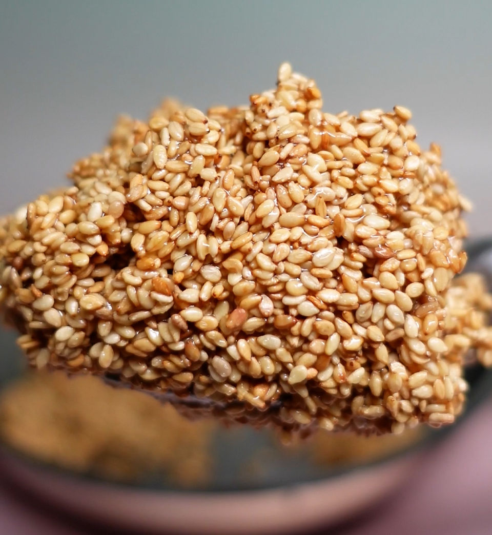 til ke ladoo chikki making recipe