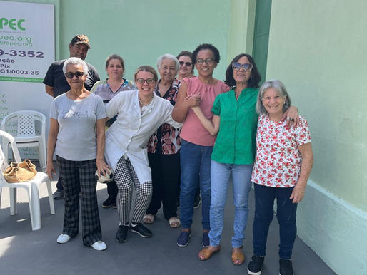 Jundiaí – Assistidas pela ABRAPEC participam de aula de pilates.