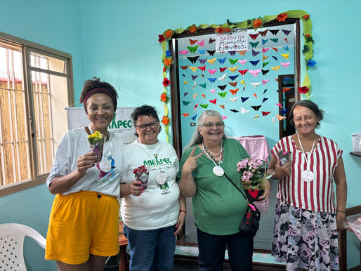 Atibaia–Atendidas pela ABRAPEC participaram de um Sarau de primavera.