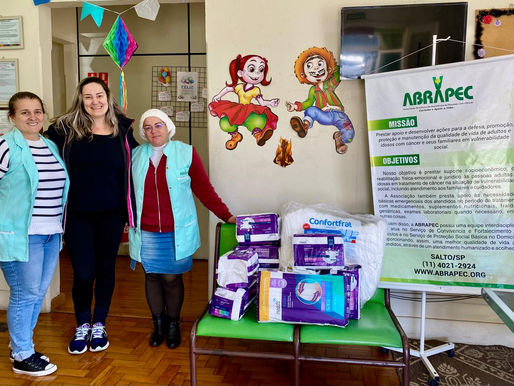 Salto – Academia de Dança "Construção 7", realiza doação de fraldas à ABRAPEC.