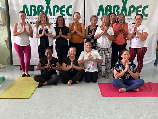 Taguatinga – Atendidas pela ABRAPEC participam de atividade de ioga.