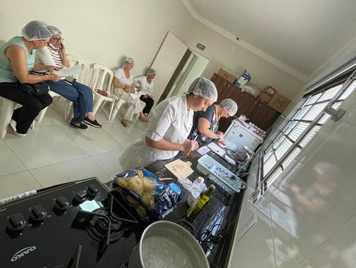 Jaboticabal – Panelaterapia realizada na ABRAPEC promove acolhimento, bem-estar e qualidade de vida.