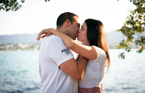 engagement foto am zürichseeufer mit zürcher hochzeitsfotograf yvo greutert