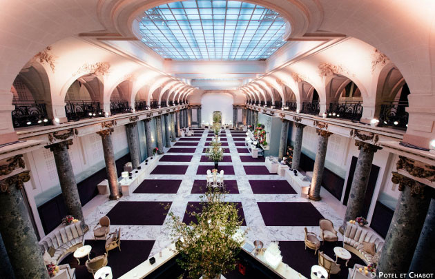 Pavillon Cambon Capucines is one of the best and most romantic places to hold your wedding in Paris. It is among the top 10 wedding locations in Paris, France. Yvo Greutert Wedding Photography