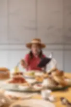 girl look at chinese food