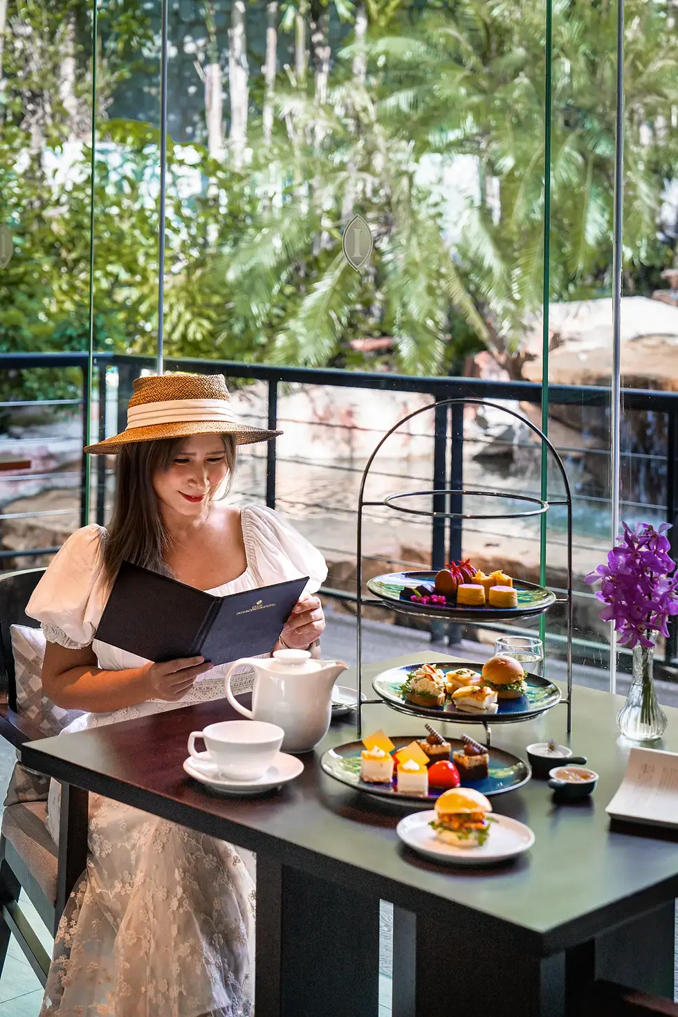 girl reading a menu