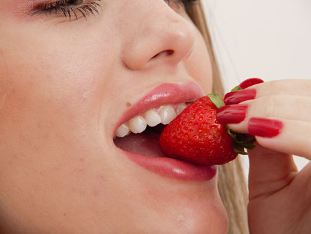 Saiba tudo sobre preenchimento labial, como é feito, tempo de duração e todos os benefícios.