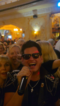 FrühTanz Eierschale Dahlem Tanzen Party Live Musik Sänger Ausgehen Erwachsene Zehlendorf S