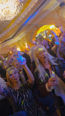 FrühTanz Eierschale Dahlem Tanzen Party Live Musik Sänger Ausgehen Erwachsene Zehlendorf S