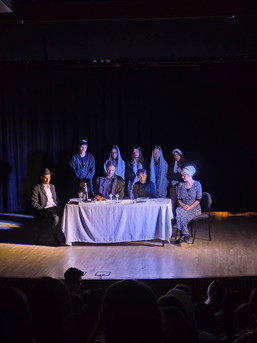 הצגה לבתי ספר לזיכרון השואה