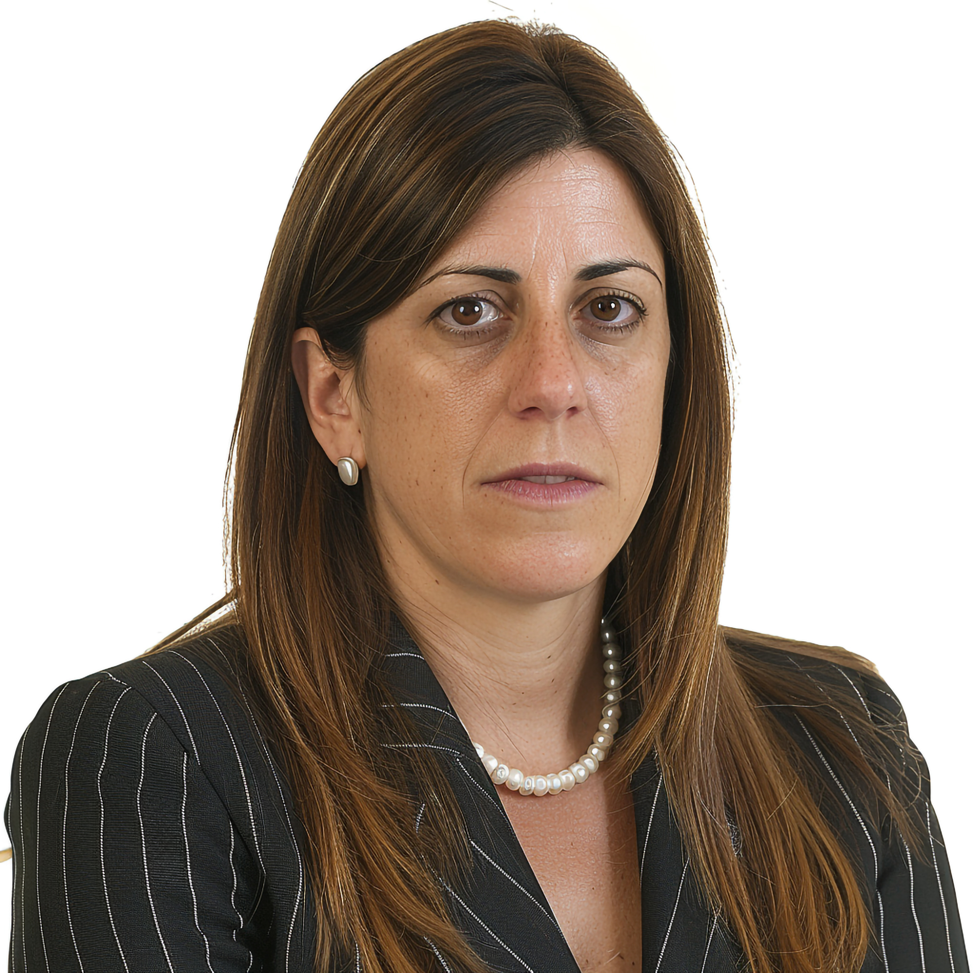 woman-suit-with-white-pearl-necklace-her-neck.jpg