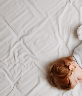 Ältere Menschen in einem schönen Garten Image by joyce huis