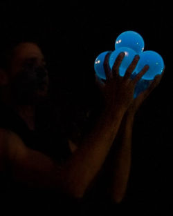 Stefan Oz UV night show