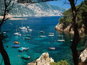 Лучшие виллы у моря в Европе — где остановиться летом 2026.