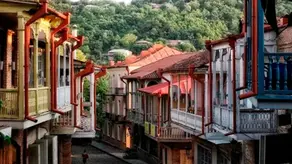 Тбилиси: город, где время пахнет вином и солнцем.