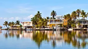 Смените зимние пальто на удобную обувь в залитых солнцем городах Америки.