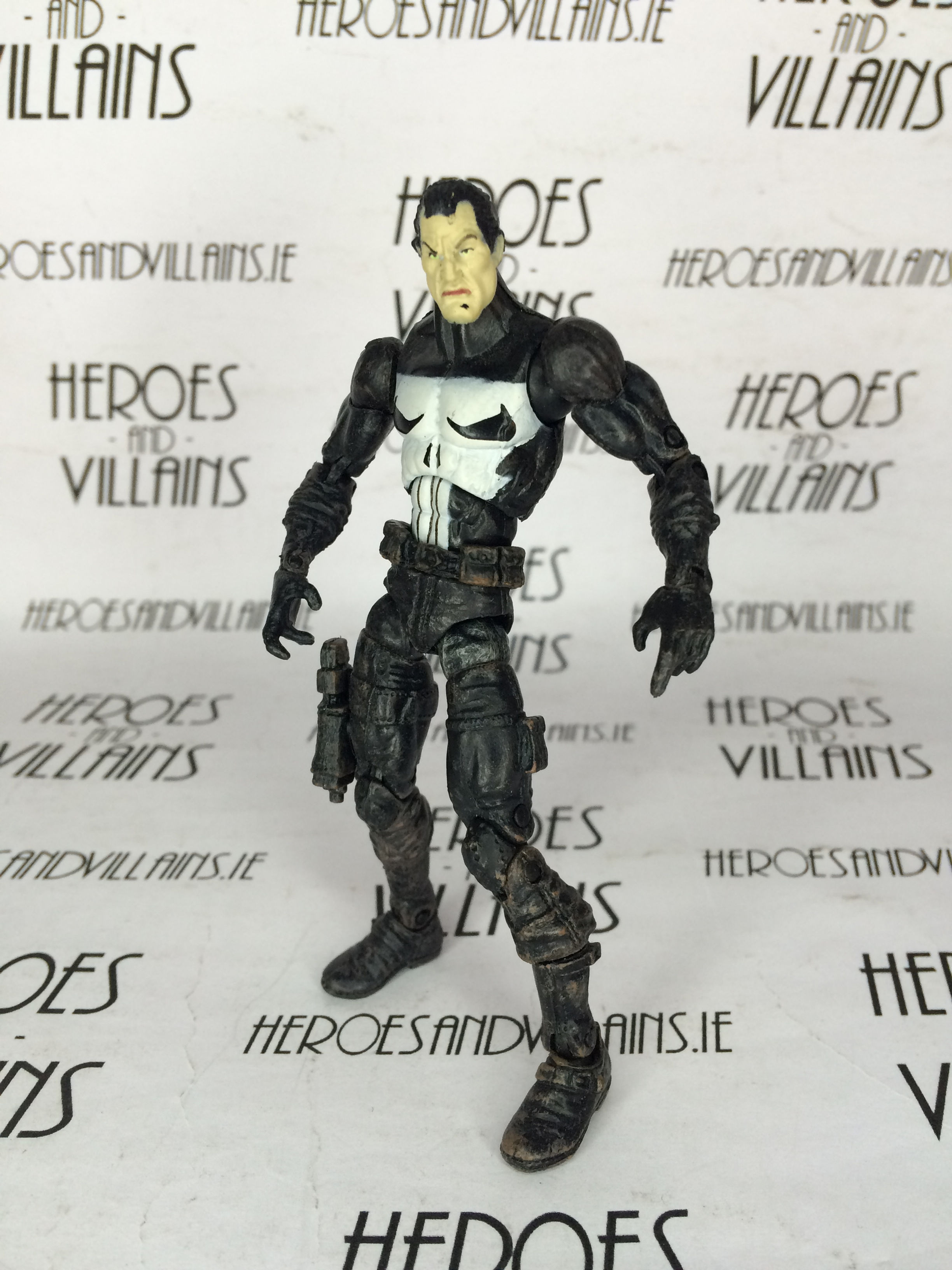 MARVEL LEGENDS SHOWDOWN 3 3/4" PUNISHER (HASBRO 2005)