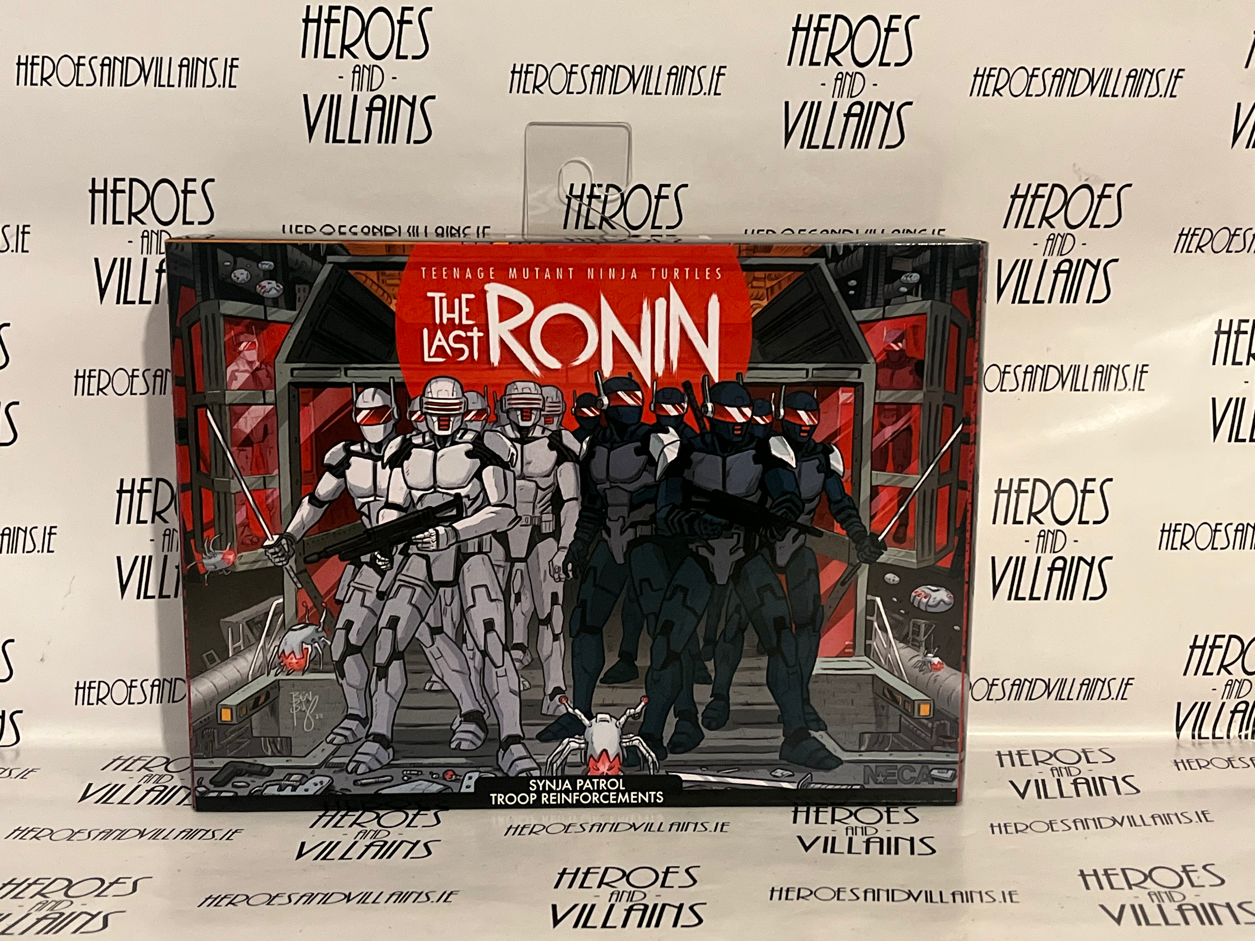 TMNT THE LAST RONIN ULTIMATE FOOT SYNJA ELITE AND PATROL BOT SET (NECA