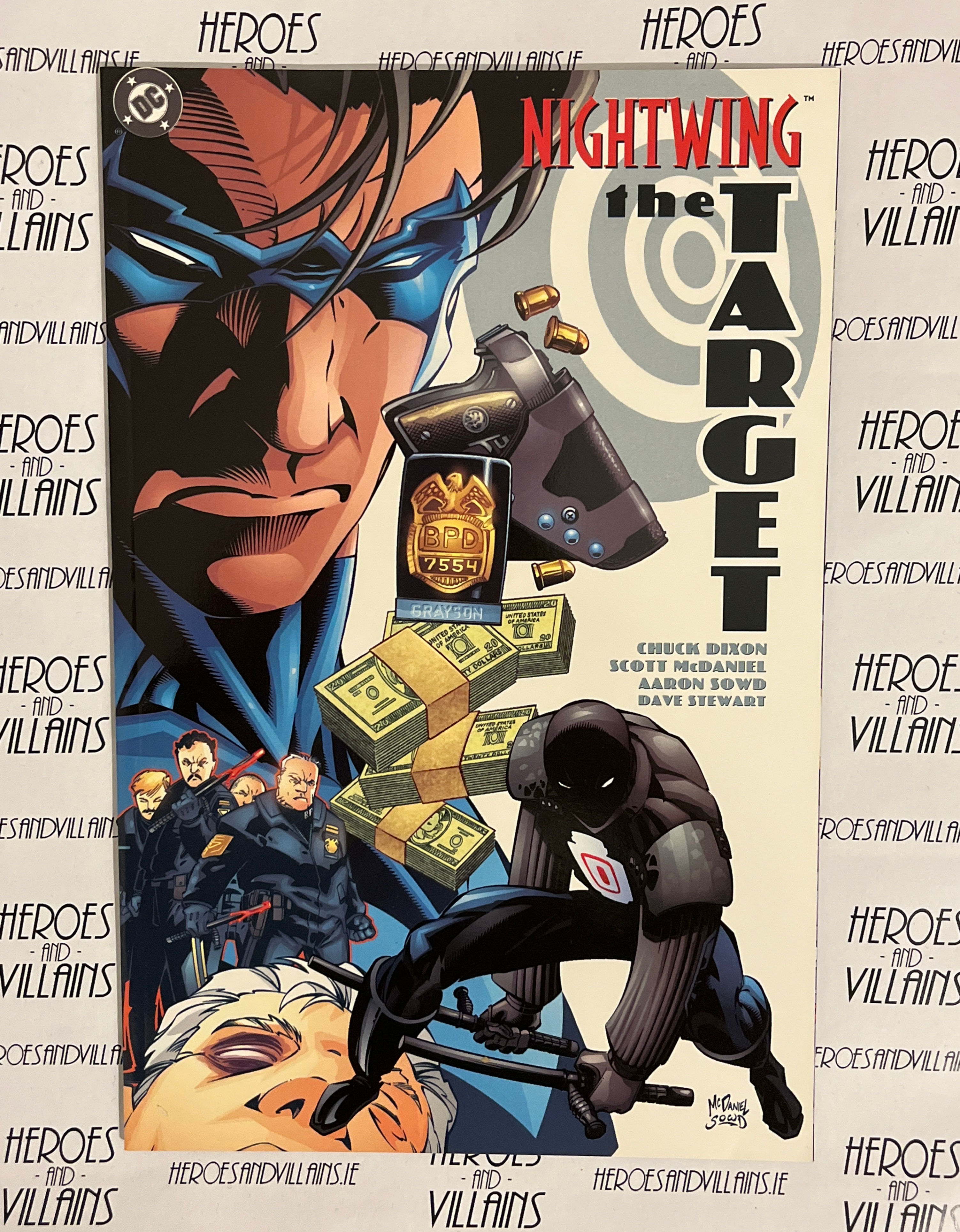 NIGHTWING THE TARGET(DC COMICS 2001)