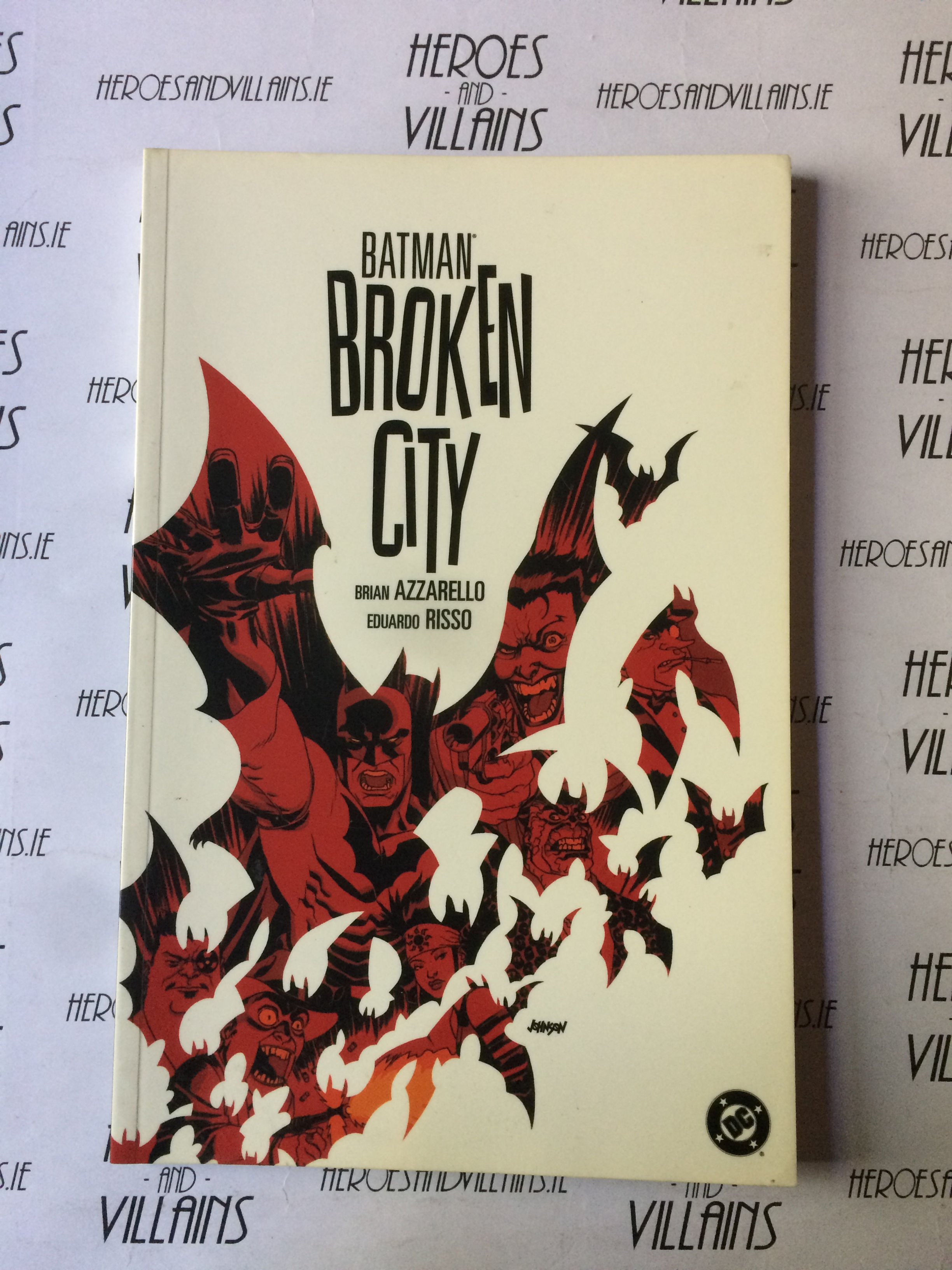 BATMAN BROKEN CITY TP (DC COMICS 2005)