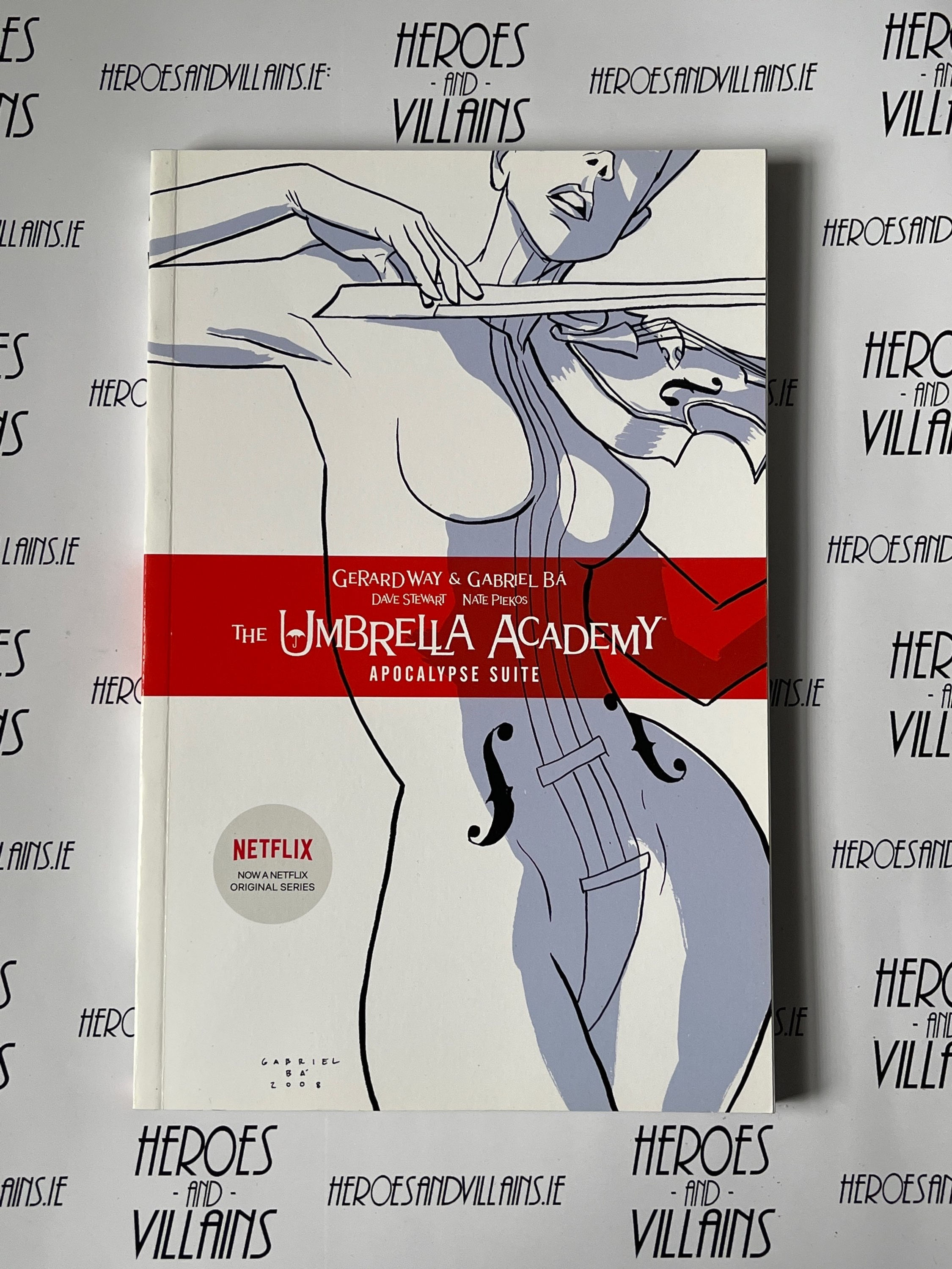 UMBRELLA ACADEMY VOL 1 APOCALYPSE SUITE TP (DARK HORSE COMICS 2008)