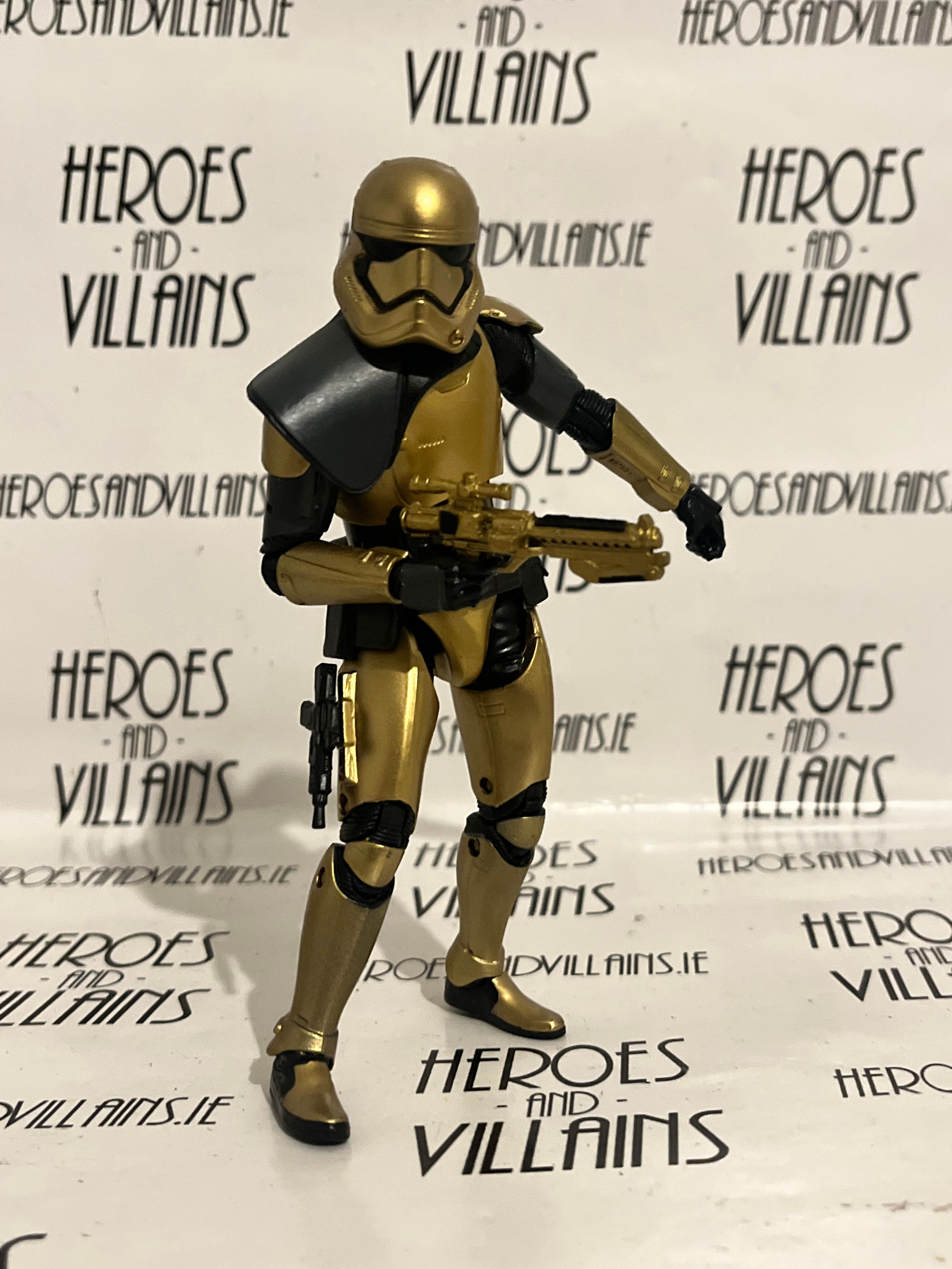STAR WARS BLACK SERIES 6” DISNEY PARKS EXCLUSIVE FIRST ORDER COMMANDER PYRE (HA