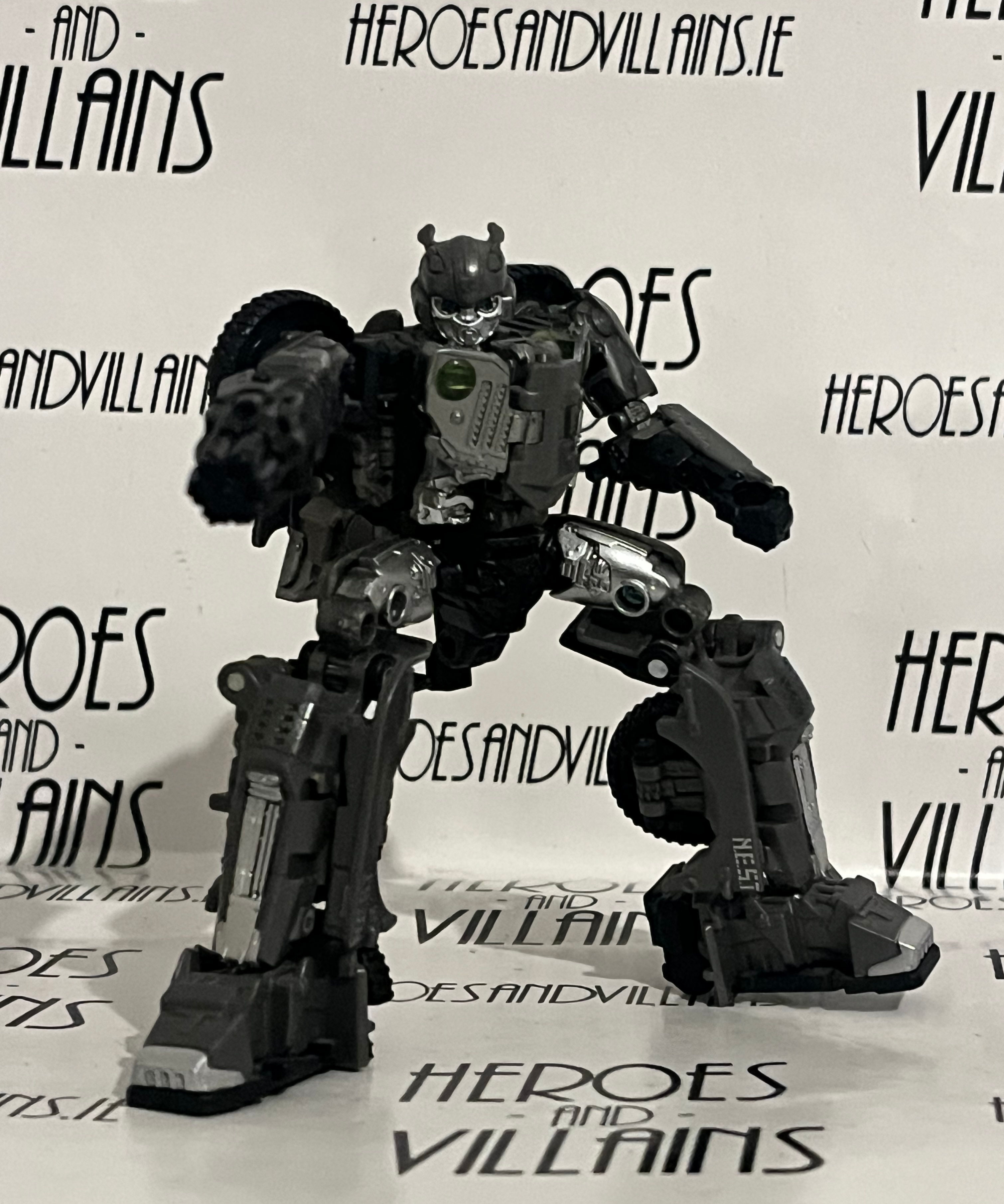 TRANSFORMERS STUDIO SERIES BUMBLEBEE MOVIE NEST JEEP DELUXE AUTOBOT BUMBLEBEE (H